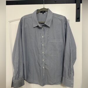 Quince Men’s Blue and White Striped Dress Shirt Size Large 100% Organic Cotton